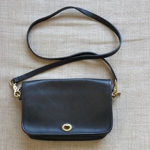 Coach Vintage 9755 Black Leather Shoulder Bag